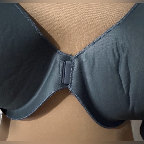 VSX Front-Close Sports Bra - Picture 3 of 6